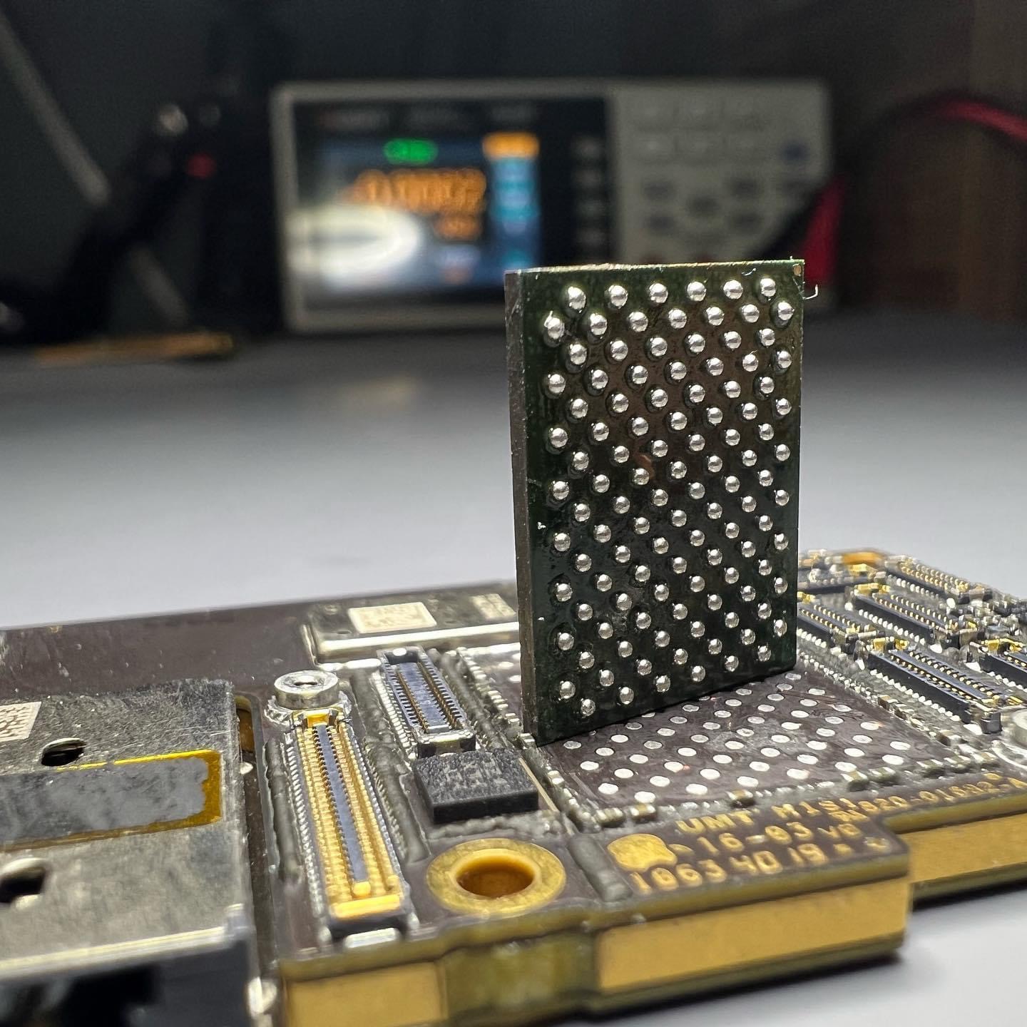 Cambio de pantalla y batería iPhone en Huancayo - Bytronix (caso real 10)